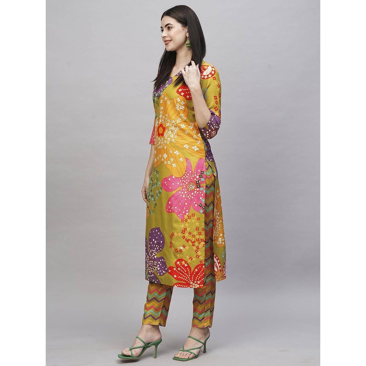 Gosriki Women's Cotton Blend Straight Printed Kurta With Pant (Wahida Yellow-Gs_M_Yellow_Medium)
