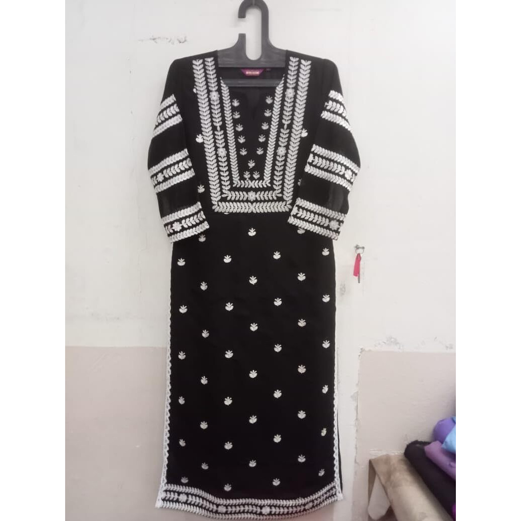 Gosriki Women's Cotton Blend Straight Chikankari Embroidered Kurta (Stho-Black-Kds-Gs_M_Black_Medium)