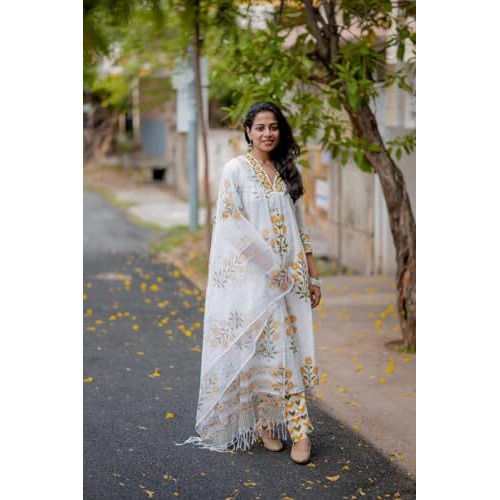 Gosriki Women's Rayon Viscose Printed Straight Kurta With Pant & Dupatta (Medal White-Gs_M_White_Medium)