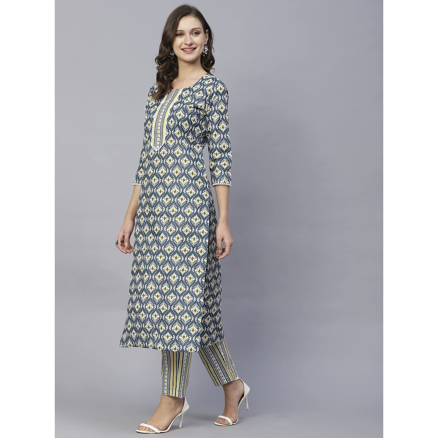 Gosriki Women's Cotton Blend Straight Printed Kurta With Pant Set (Tbh Blue-Gs_M_Blue_Medium)