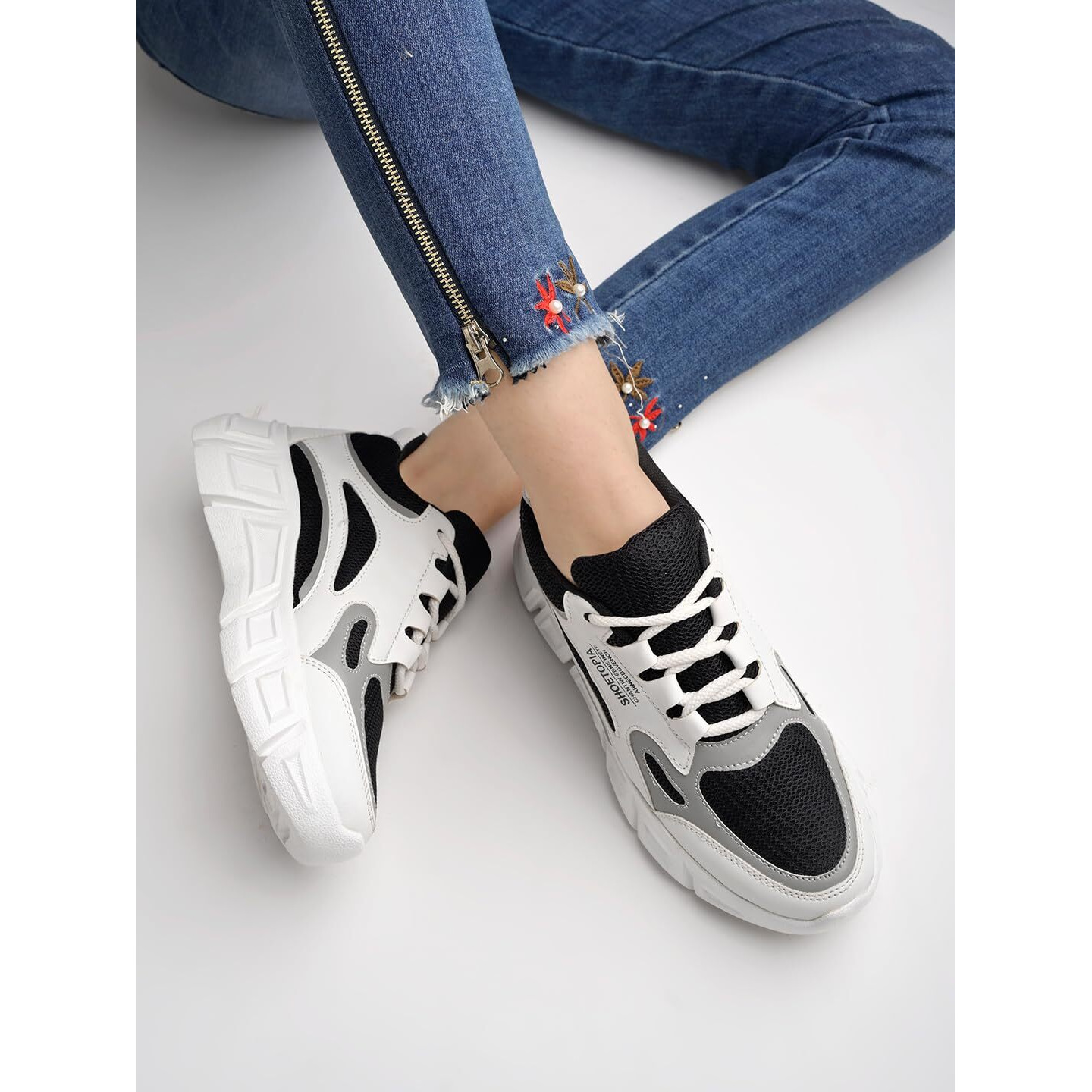 Shoetopia Casual Sporty Look Black Sneakers For Women & Girls /Uk5