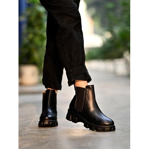 Women's Chunky Chelsea Boots  Black Ankle Booties With Lug Sole, Slip-On Elastic Side Panels, Stylish Fall/Winter Footwear Eu40