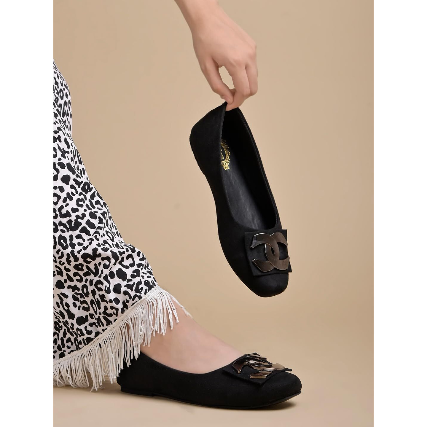 Shoetopia Round Toe Buckle Detailed Black Bellies For Women & Girls-Eu37