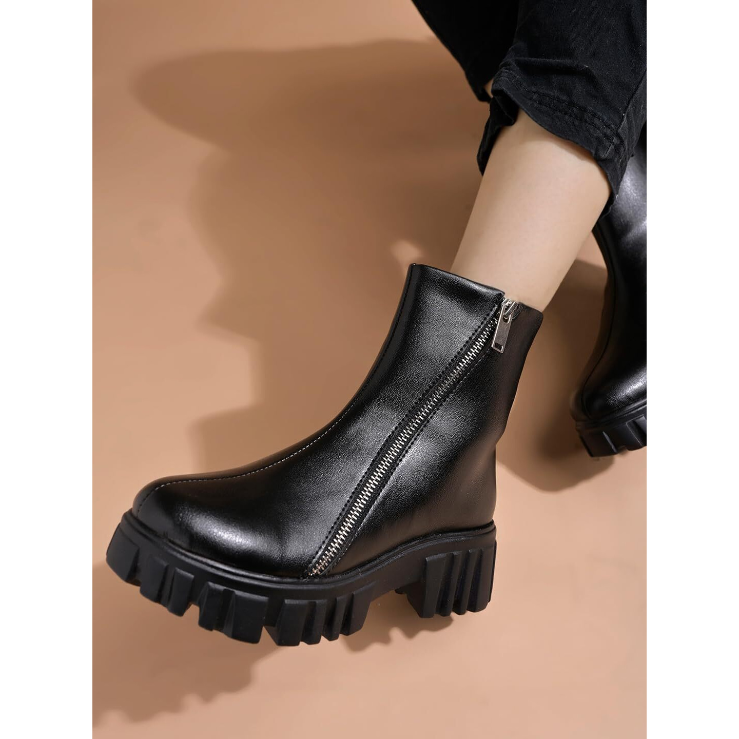 Shoetopia Casual Side Chain Detailed Black Boots For Women & Girls /Eu36