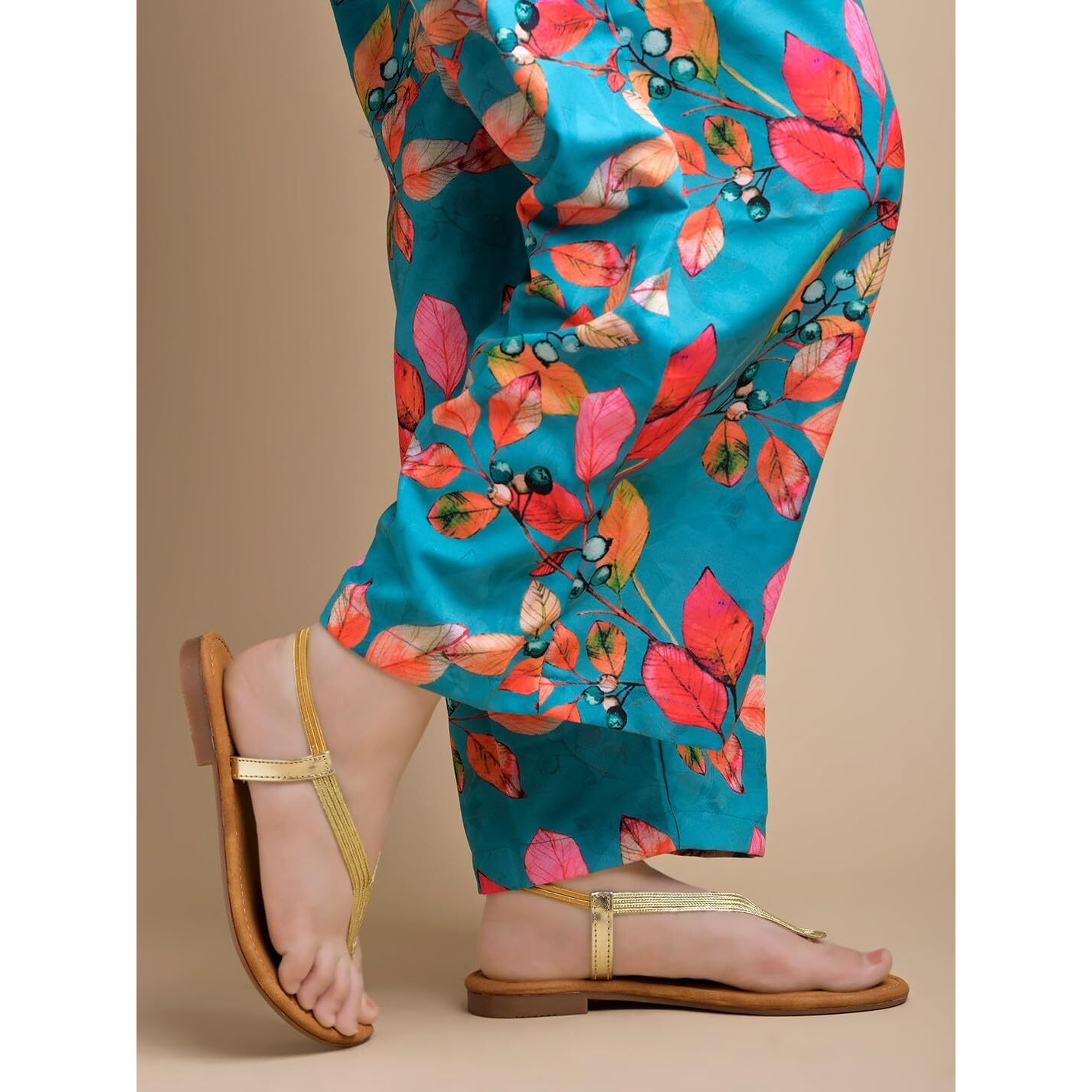 Shoetopia Women's Snd-138 Golden Flat Sandal-7 Kids Uk (Snd-138-Golden)-Eu40