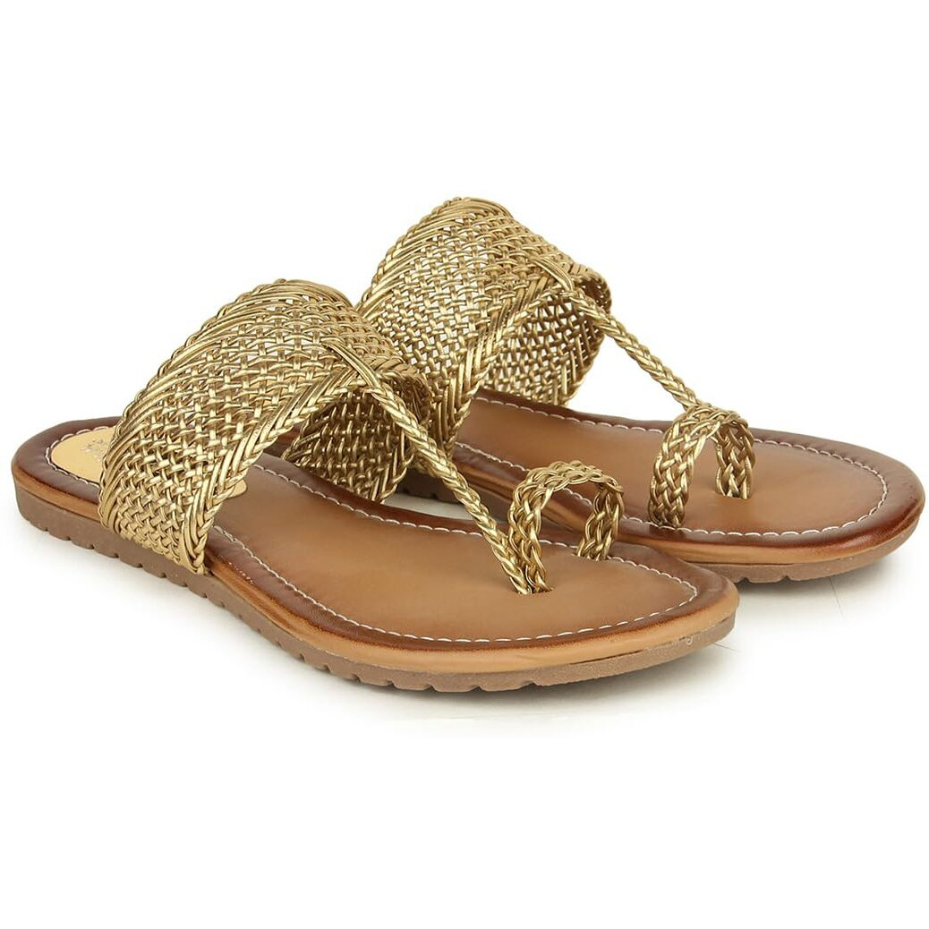 Shoetopia Girls Girls-Bunai-Kolhapuri Golden Flat Sandal - 6 Uk (Girls-Bunai-Kolhapuri-Golden)