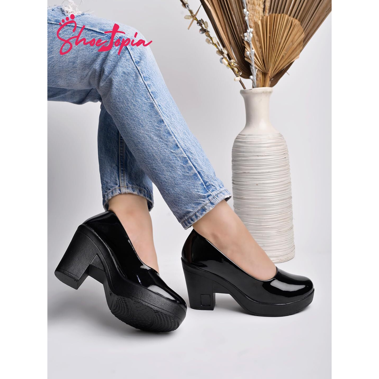 Shoetopia Solid Black Pumps For Girls-Eu39