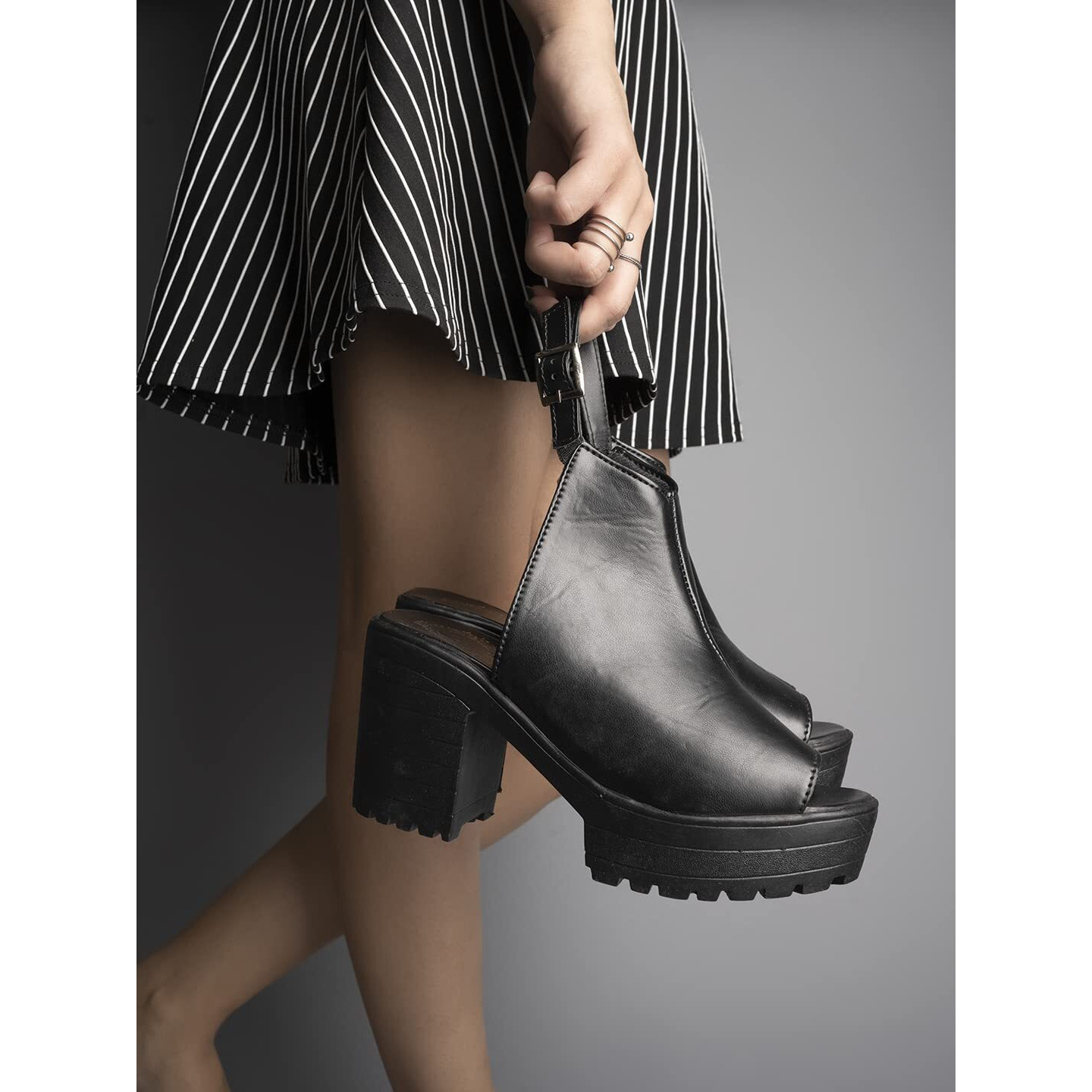 Shoetopia Women & Heels Fashionable Solid Fashion Sandal Black Block Heels/Find/Black/Uk5