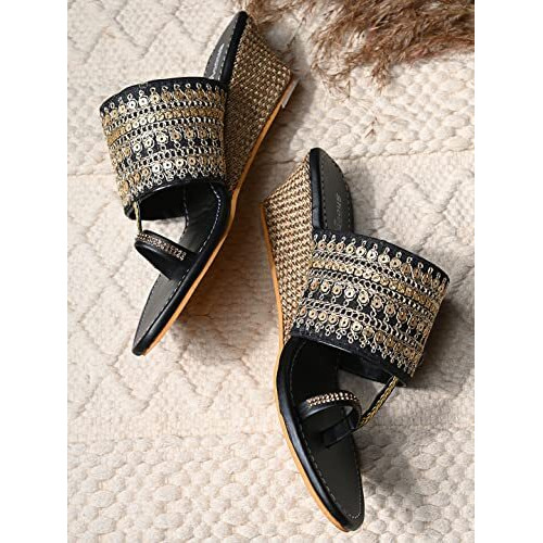 Shoetopia Women's Flat Kolhapuris