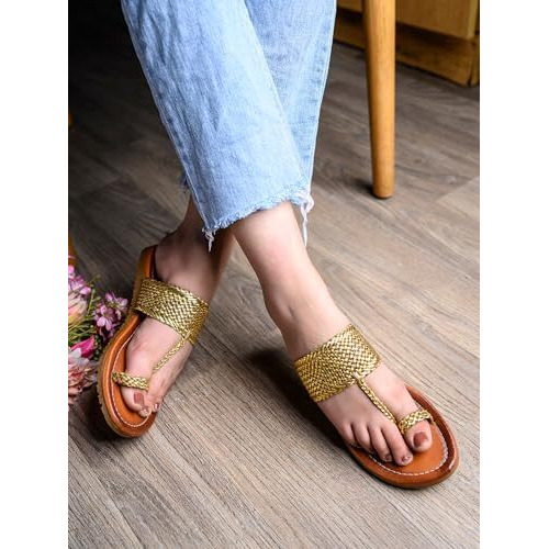 Shoetopia Girls Girls-Bunai-Kolhapuri Golden Flat Sandal - 4 Uk (Girls-Bunai-Kolhapuri-Golden)