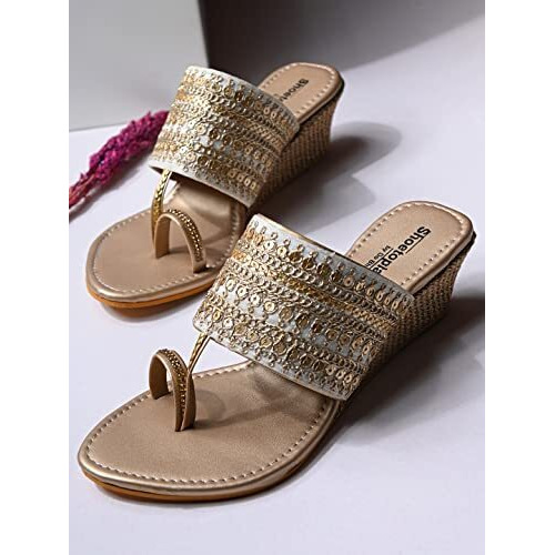 Shoetopia Women's Flat Kolhapuris, Gold