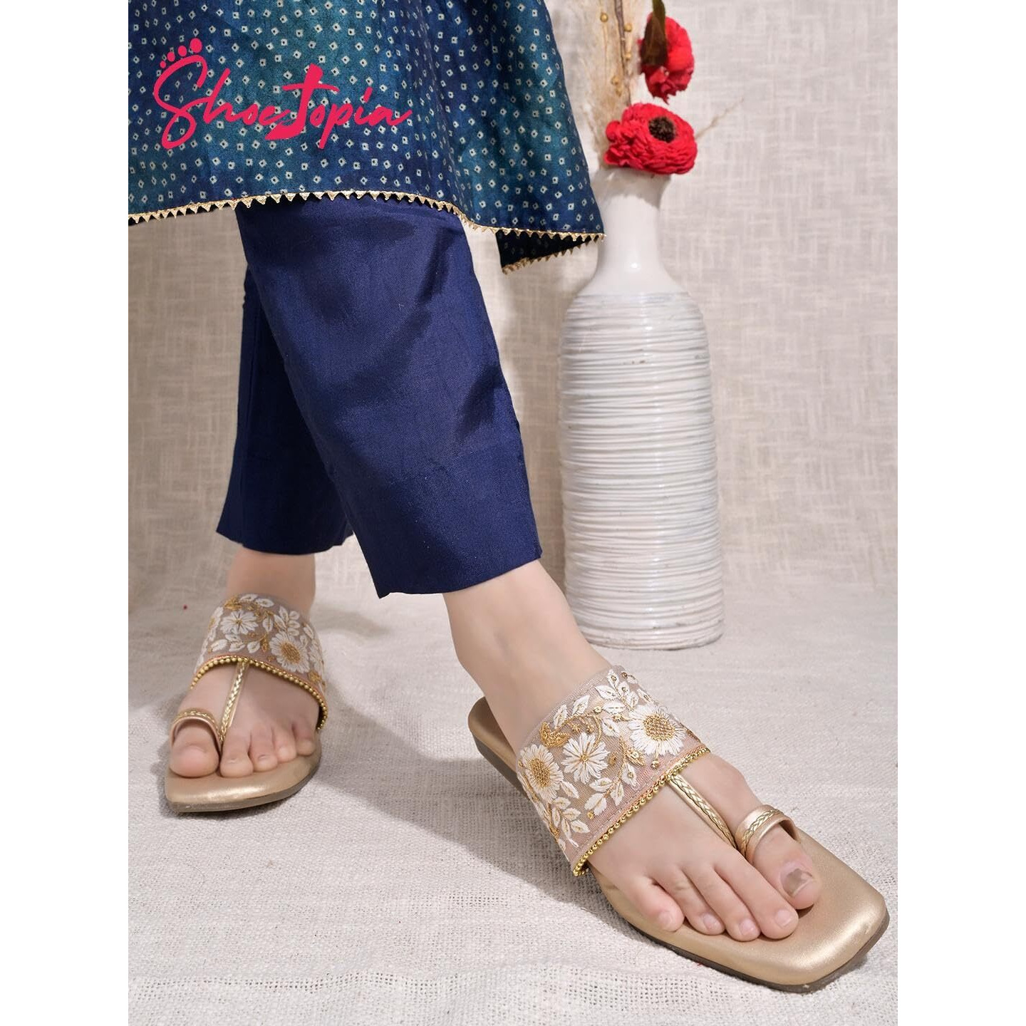 Shoetopia Women's Klp-1 Flat Sandal-4 Kids Uk (Klp-1-Golden)-Eu37