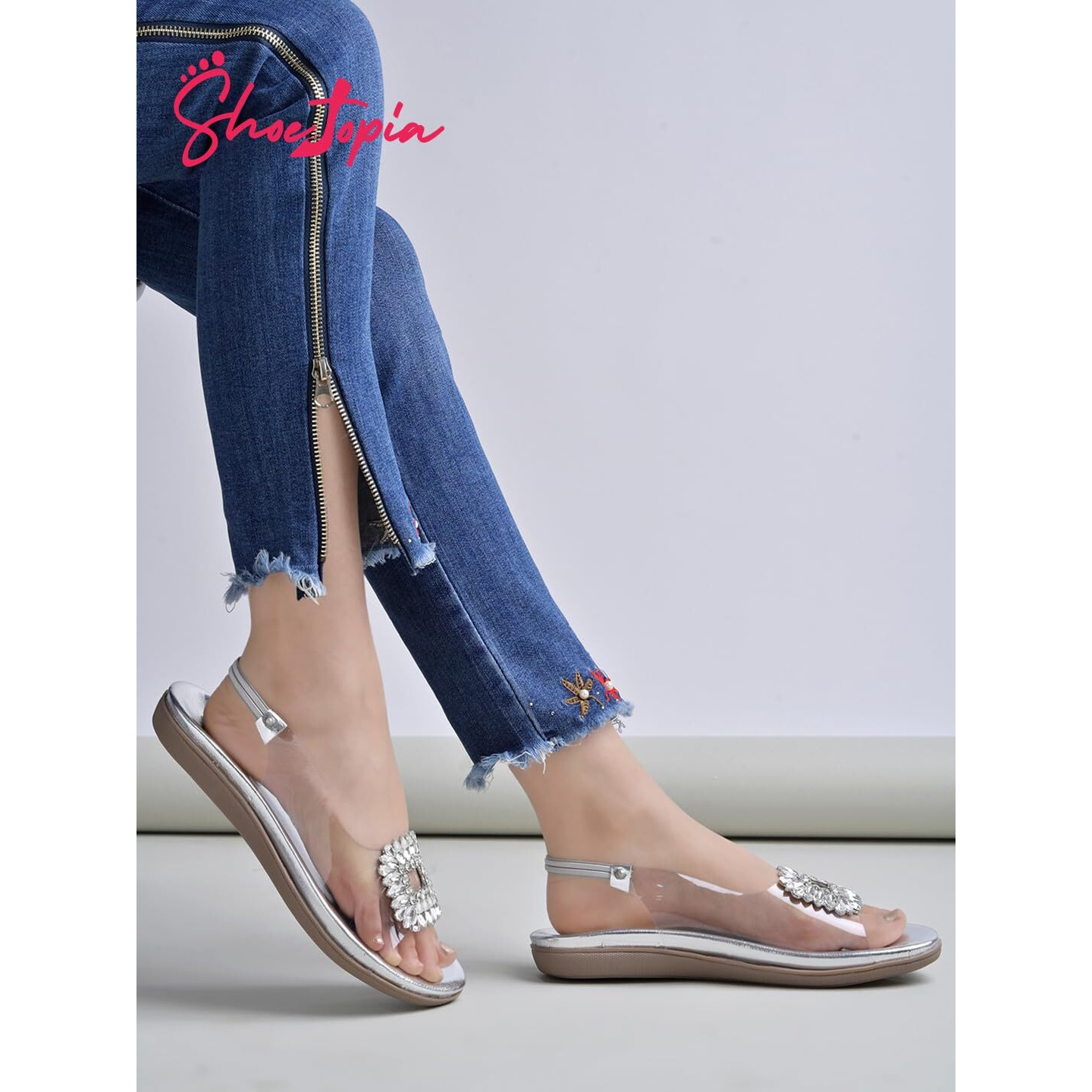 Shoetopia Women's Girls-Snd-154 Flat Sandal-6 Kids Uk (Girls-Snd-154-Silver)-Eu39