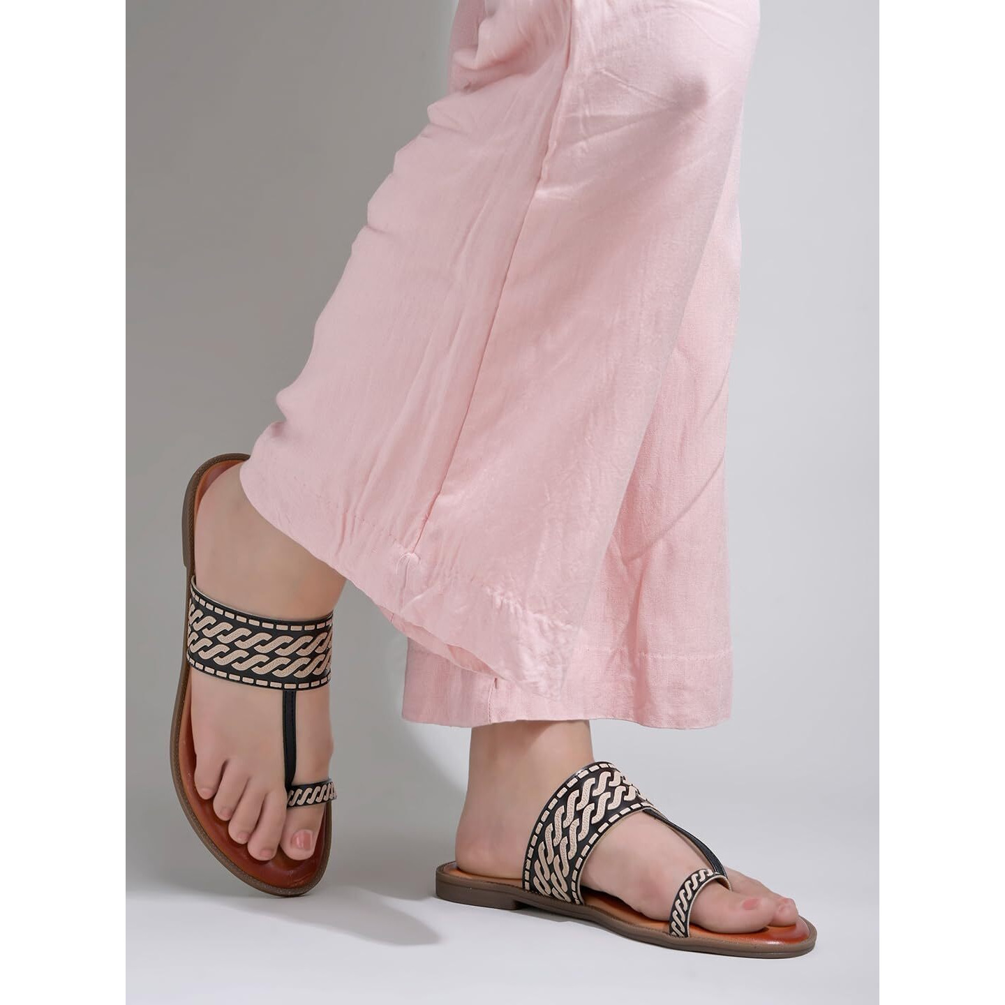 Shoetopia Women's Kolhapuri-166 Flat Sandal-5 Kids Uk (Kolhapuri-166-Black)-Eu38