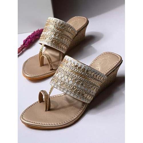 Shoetopia Girls Girls-Kolhapuri-121 Golden Heeled Sandal - 4 Uk (Girls-Kolhapuri-121-Golden)