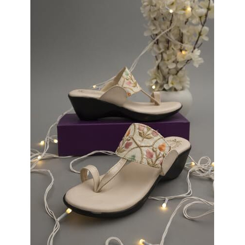 Shoetopia Girls R-2 Cream Wedge Sandal - 8 Uk (Girls-R-2-Cream)