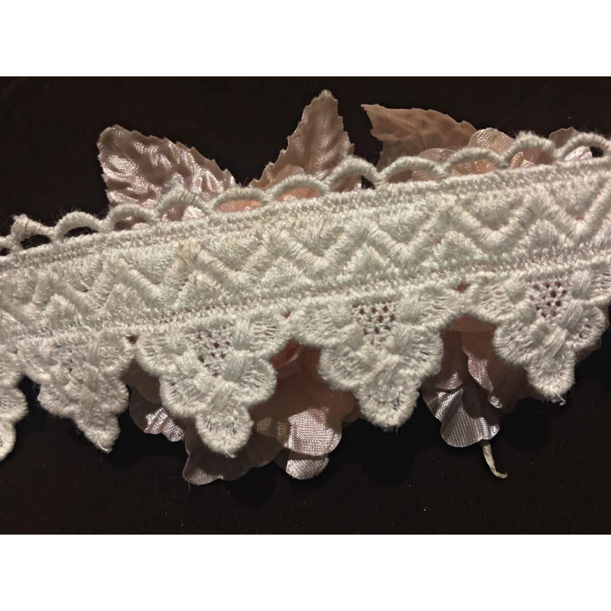 Off White Lace And Border Material For Suits,Saree & Dupatta (Size 4.5 Cm) Qty 5 Meter,Used As Trims,Borders,Embroidery Lace,Applique,Fabric Lace,Sewing Supplies,Cotton Lace Work,Diy.