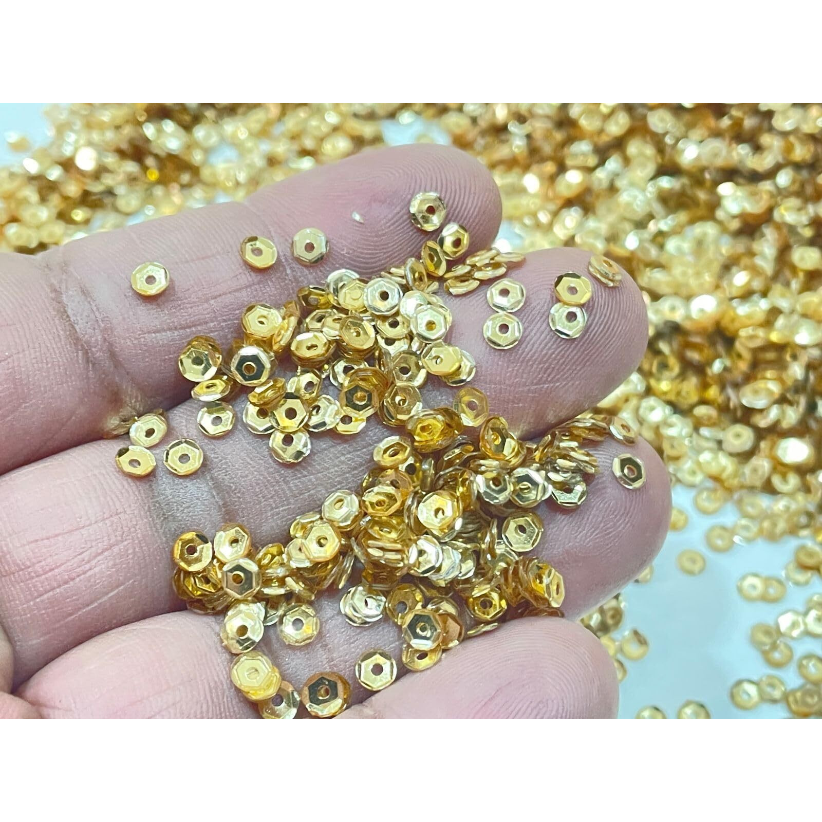 Omx, 4Mm, 100 Gram, Loose Seqins Embroidery Craft Sequins Cup Iridescent Spangles For Sewing Christmas Decoration Faceted Cup Seqins, Sitara, For Embroidery, Embellishing, Apparels, Diy Art Craft Supplies (Gold)