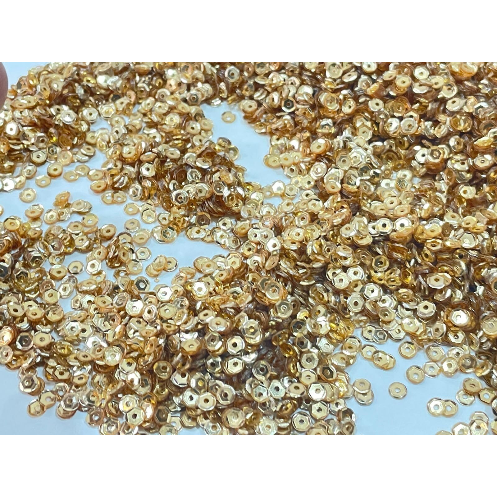 Omx, 4Mm, 100 Gram, Loose Seqins Embroidery Craft Sequins Cup Iridescent Spangles For Sewing Christmas Decoration Faceted Cup Seqins, Sitara, For Embroidery, Embellishing, Apparels, Diy Art Craft Supplies (Gold)