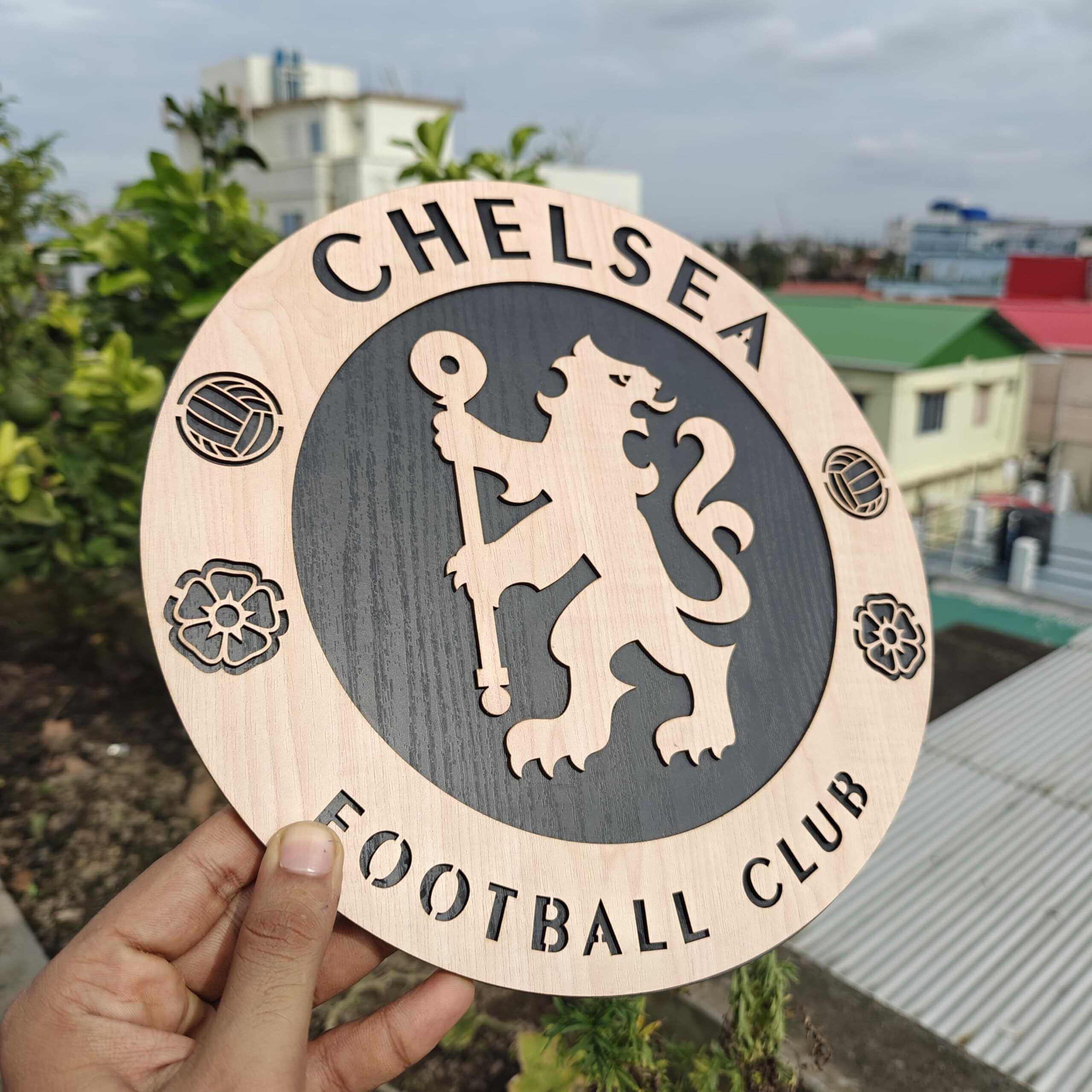 Tenorarts Chelsea Merchandise Wooden Logo Crest Wall Hanging Accessories Decor Art Pieces With Matt Finish Wooden Texture (12 Inches X 12 Inches)