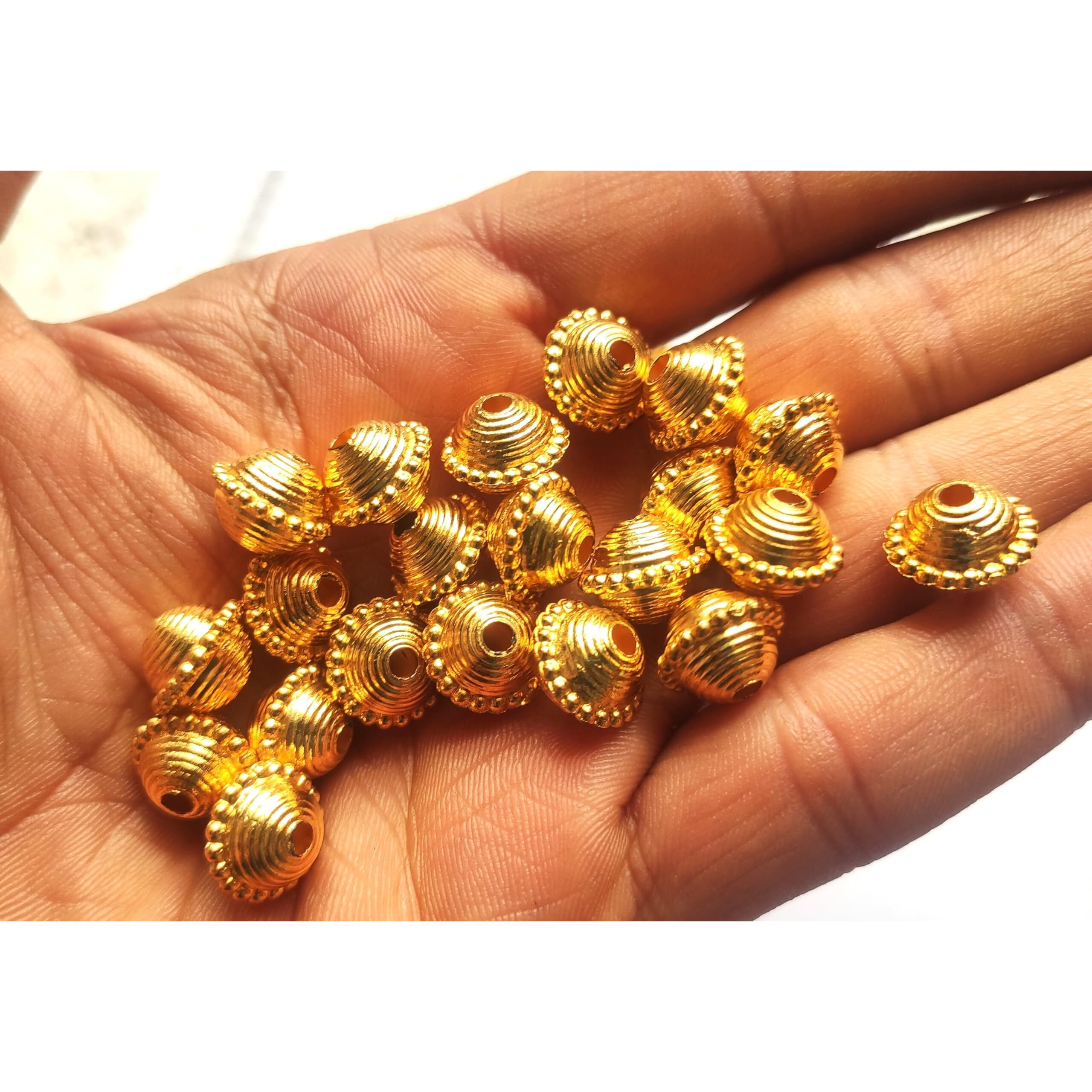 Get-Set-Go 10Mm - 200 Pcs Space Ship Design Golden Color Plastic Beads For Jewellery Making, Arts And Crafts Work, Necklace, Bracelet Earring Diy Kit (Spaceship-10Mm)