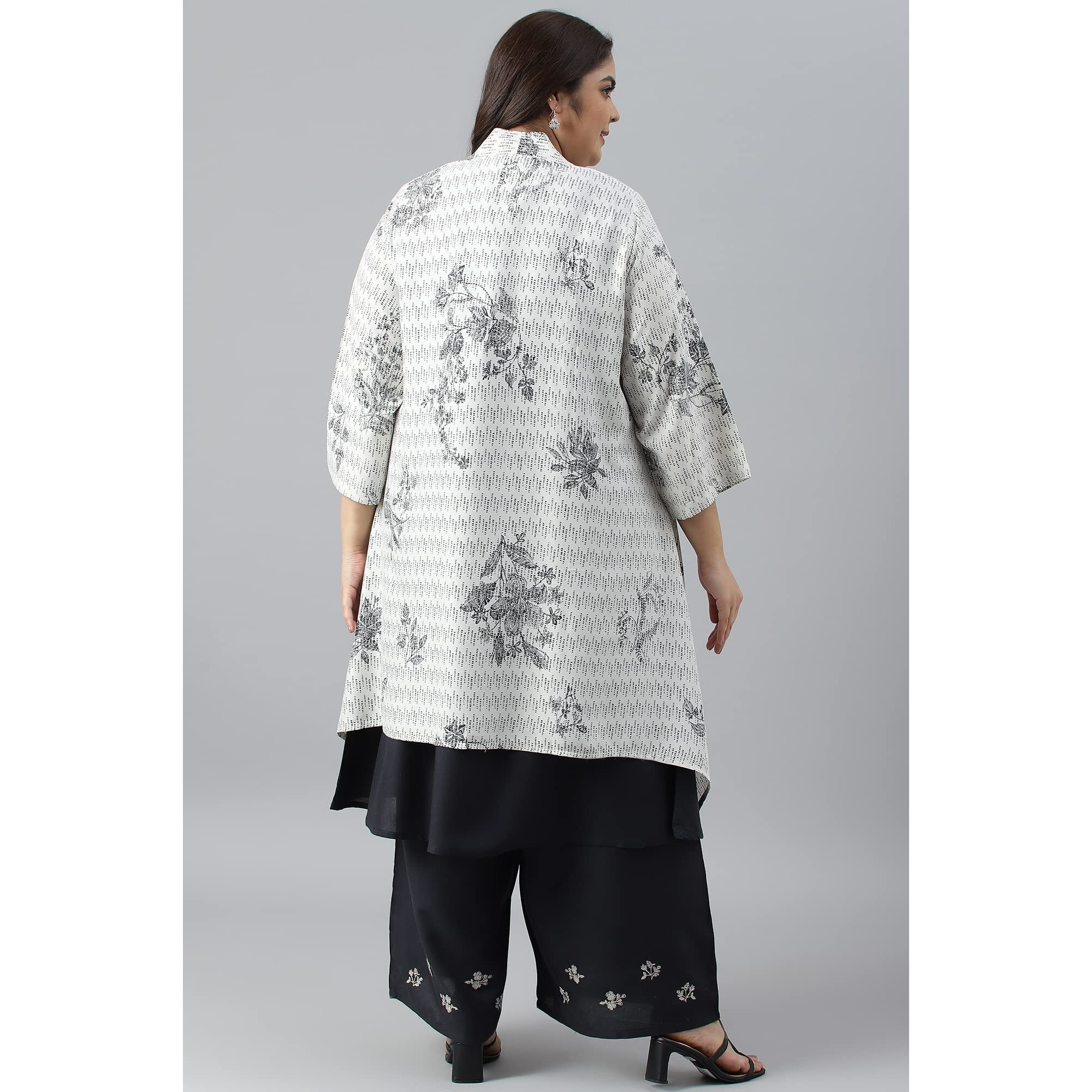 W For Woman Plus Size White And Deep Blue Ombre Kurta With Printed Gilet And Parallel Pants_22Auws18100G-118513_4Xl