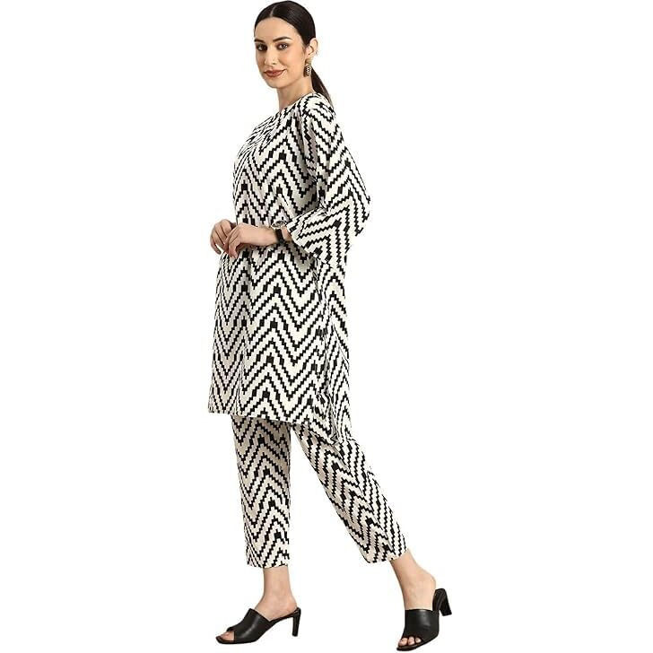 Lookmark Women's Printed Cotton Blend Straight Kurta Pant Set - Elegant Ethnic Wear Ensemble For Modern Women, Perfect For Any Occasion (Az-Lm-Og-Ks2117-M) White