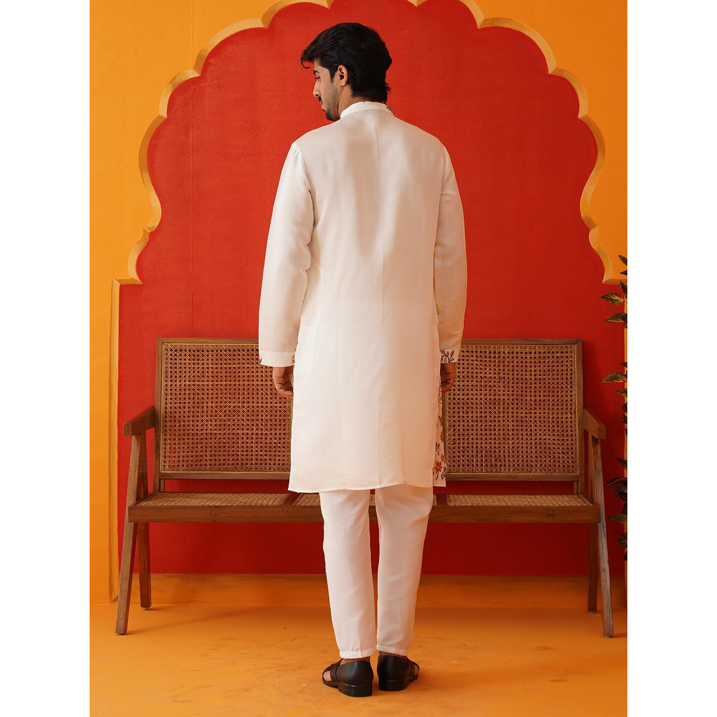 Jompers White Floral Embroidered And Sequins Kurta Set (White, Xl)