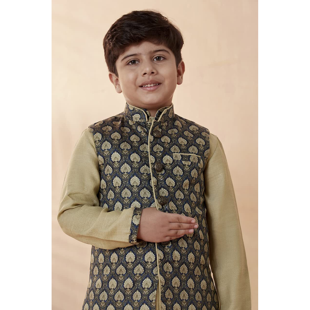 Manyavar Boys Blended Silk Kurta, Jacket And Pajama Set(10-12 Years)