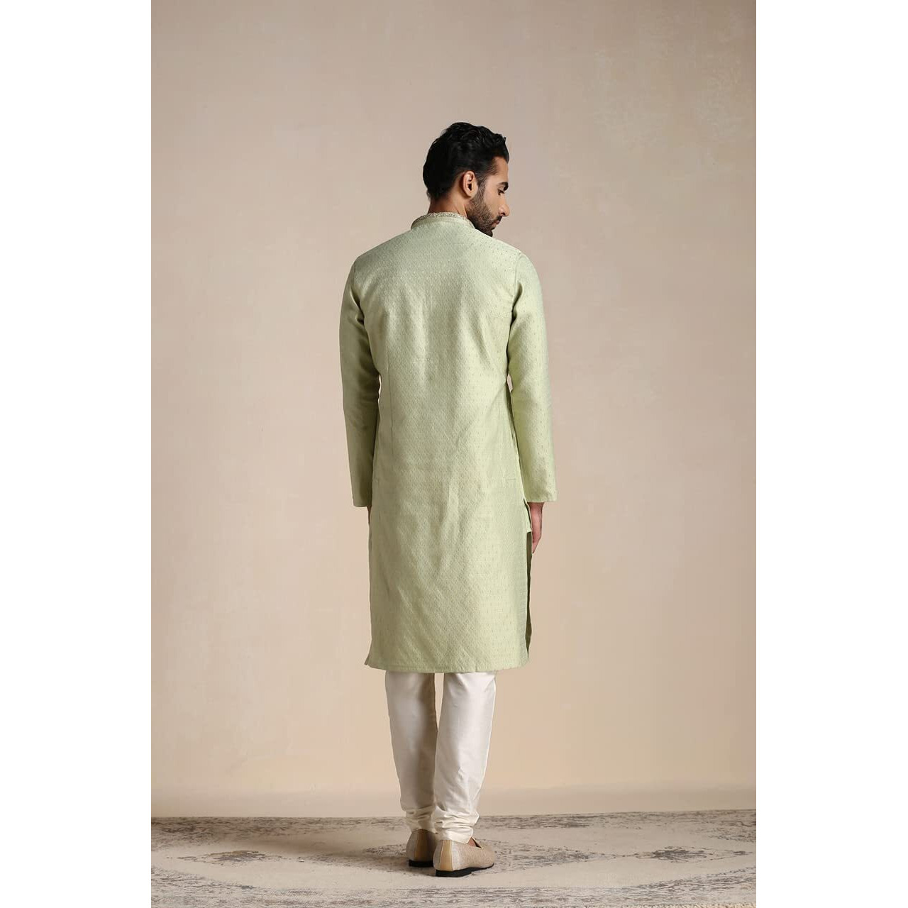 Manyavar Kurta Set For Men, Full Sleeves Mandarin Collar Ethnic Men's Kurta Set For Engagement, Wedding, Party Art Silk All Over Self Design (Green, M)