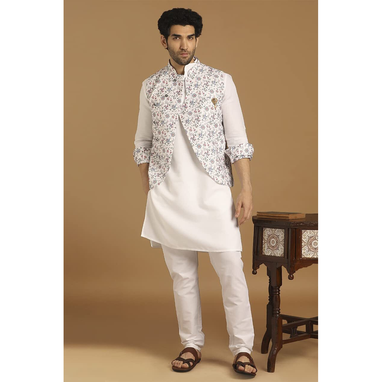 Manyavar Men's Jacket Kurta Set, Kurta Jacket Set For Men, Full Sleeves Mandarin Collar Ethnic Wear Jacket Set For Festival, Wedding, Party Blended Viscose (White, S)