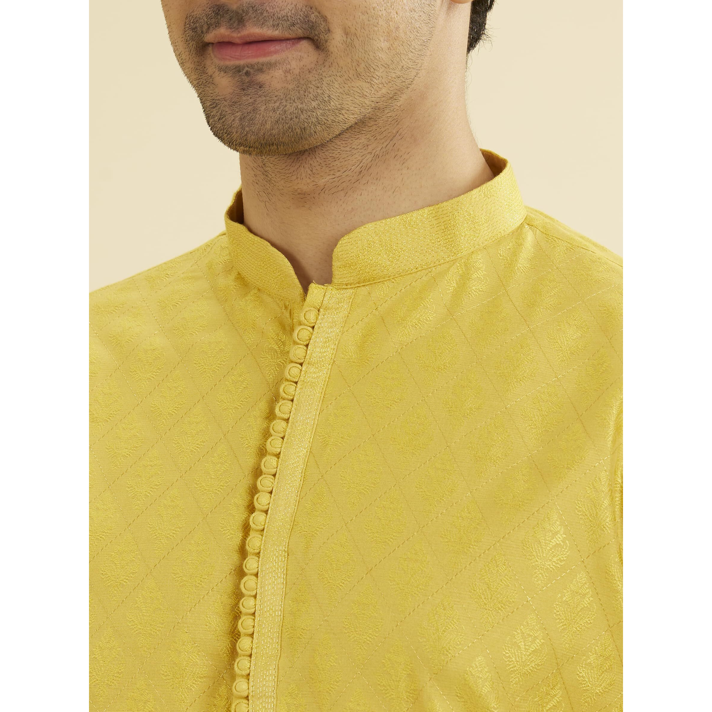 Manyavar Men's Viscose Blend Self Design Kurta Set (Xl)