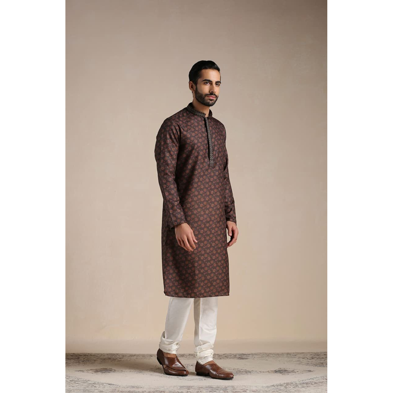 Manyavar Kurta Set For Men, Full Sleeves Mandarin Collar Ethnic Men's Kurta Set For Engagement, Wedding, Party Blended Viscose Printed (Black, L)