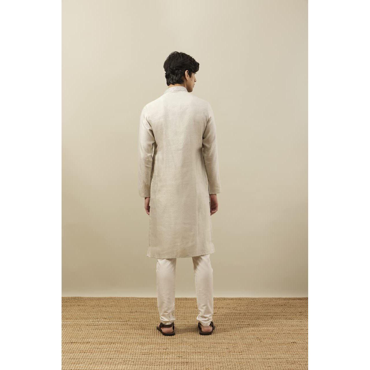 Manyavar Kurta Set For Men, Full Sleeves Mandarin Collar Ethnic Kurta Pyjama Set Art Silk All Over Self Design Set (Grey, M)