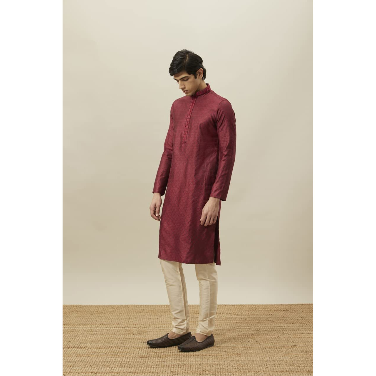 Manyavar Kurta Set For Men, Full Sleeves Mandarin Collar Ethnic Kurta & Payjama Set Art Silk All Over Self Design Set (Maroon, S)