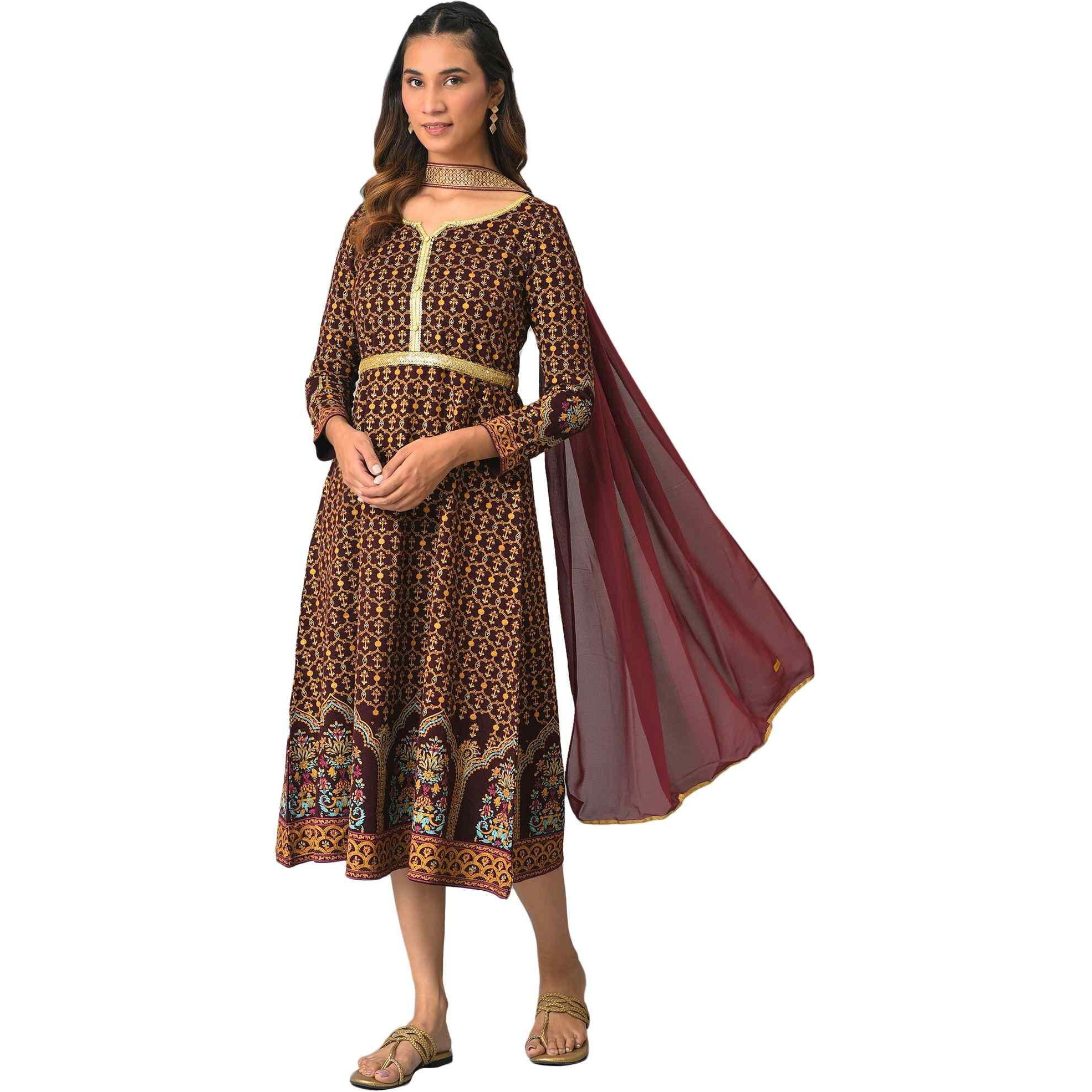 Elevate Your Style With This Extraordinary Choker Neck Dupatta. An Ornate Embroidered Choker With Georgette Drape On Both Ends, Makes This Dupatta One Of A Kind And Is A Perfect Choice For An Edgy Yet Sophisticated Festive Look.