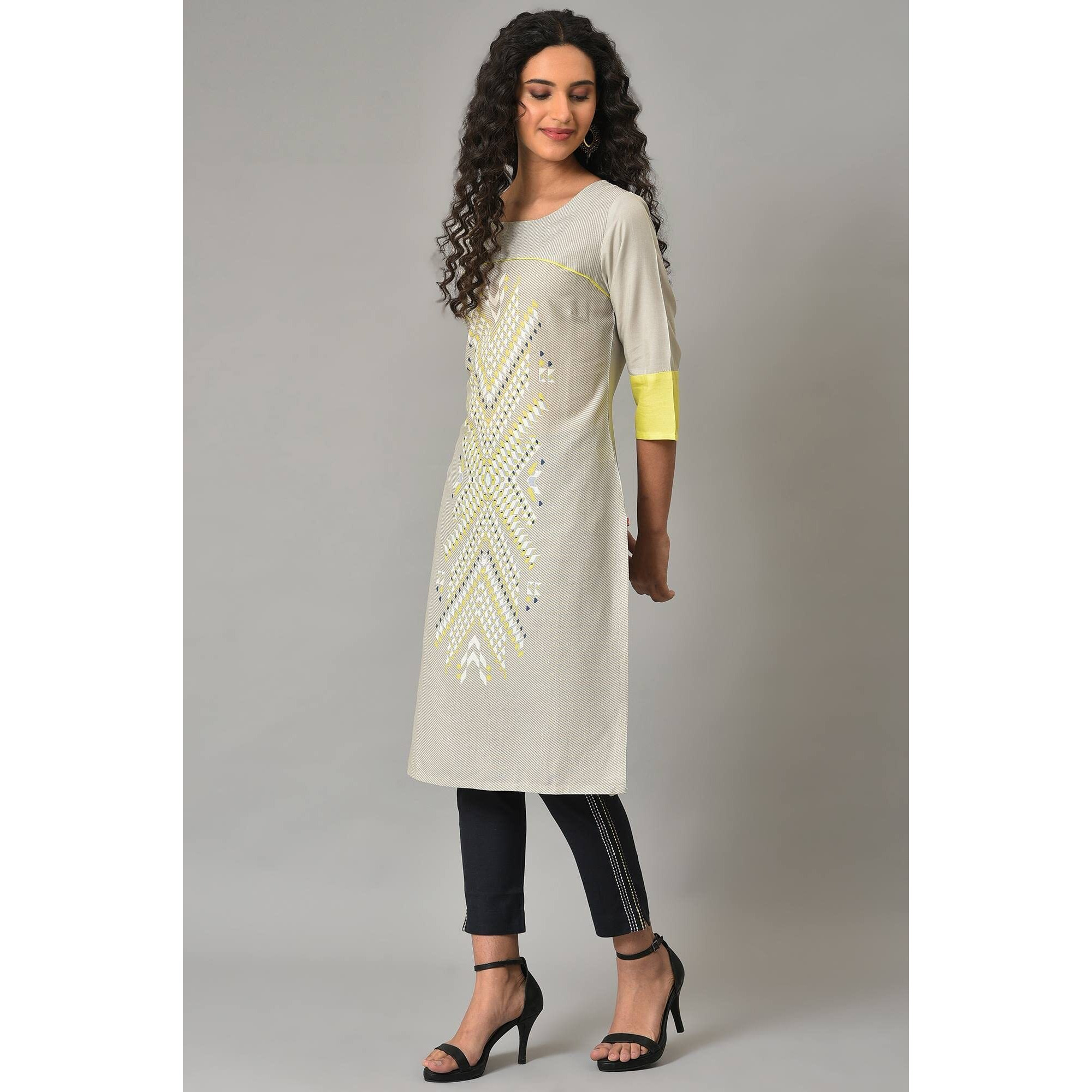 W For Woman Grey Placement Print Straight Kurta_23Few18715-120128_M_10