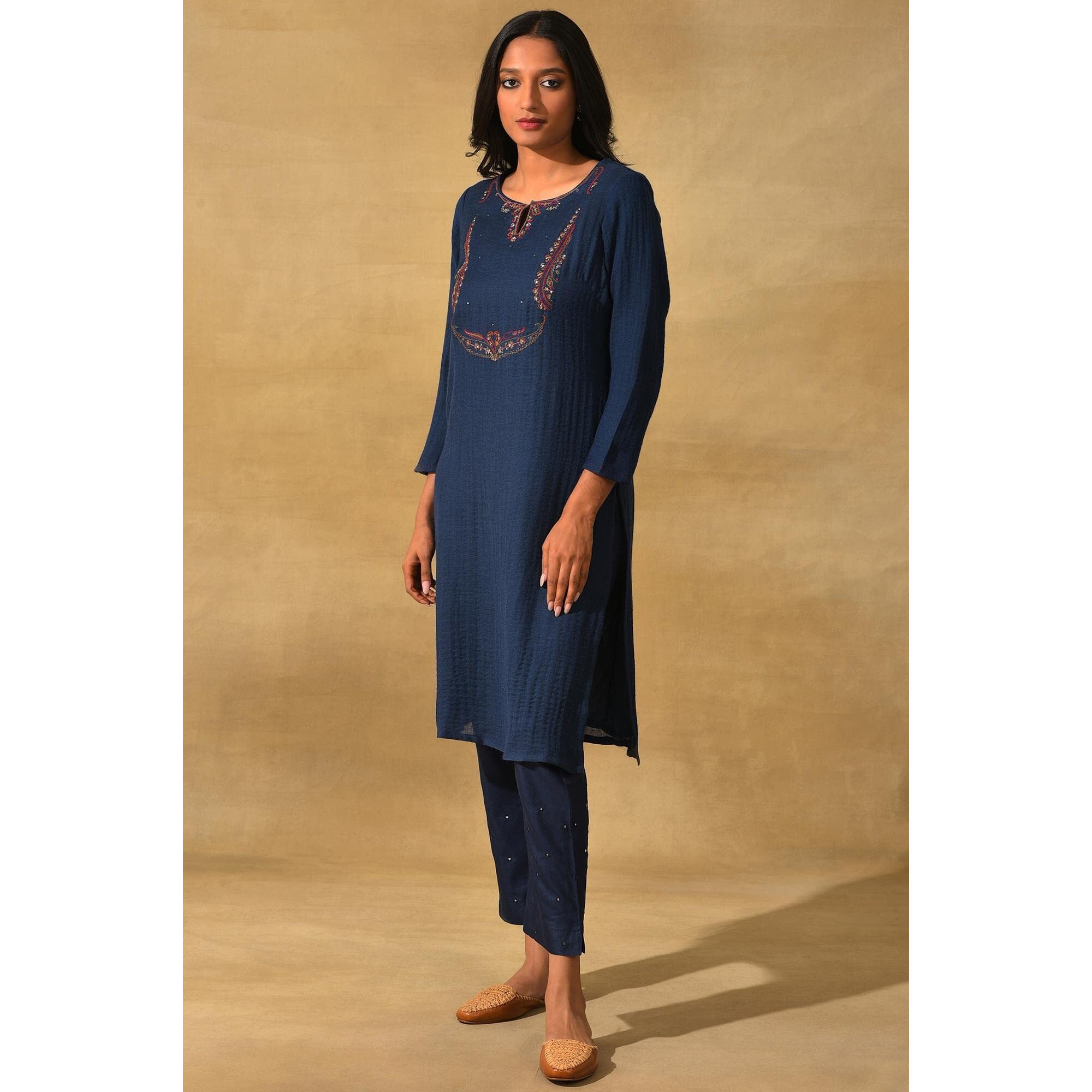 W For Woman Blue Woollen Embroidered Kurta_22Juf11589-920675_Xl