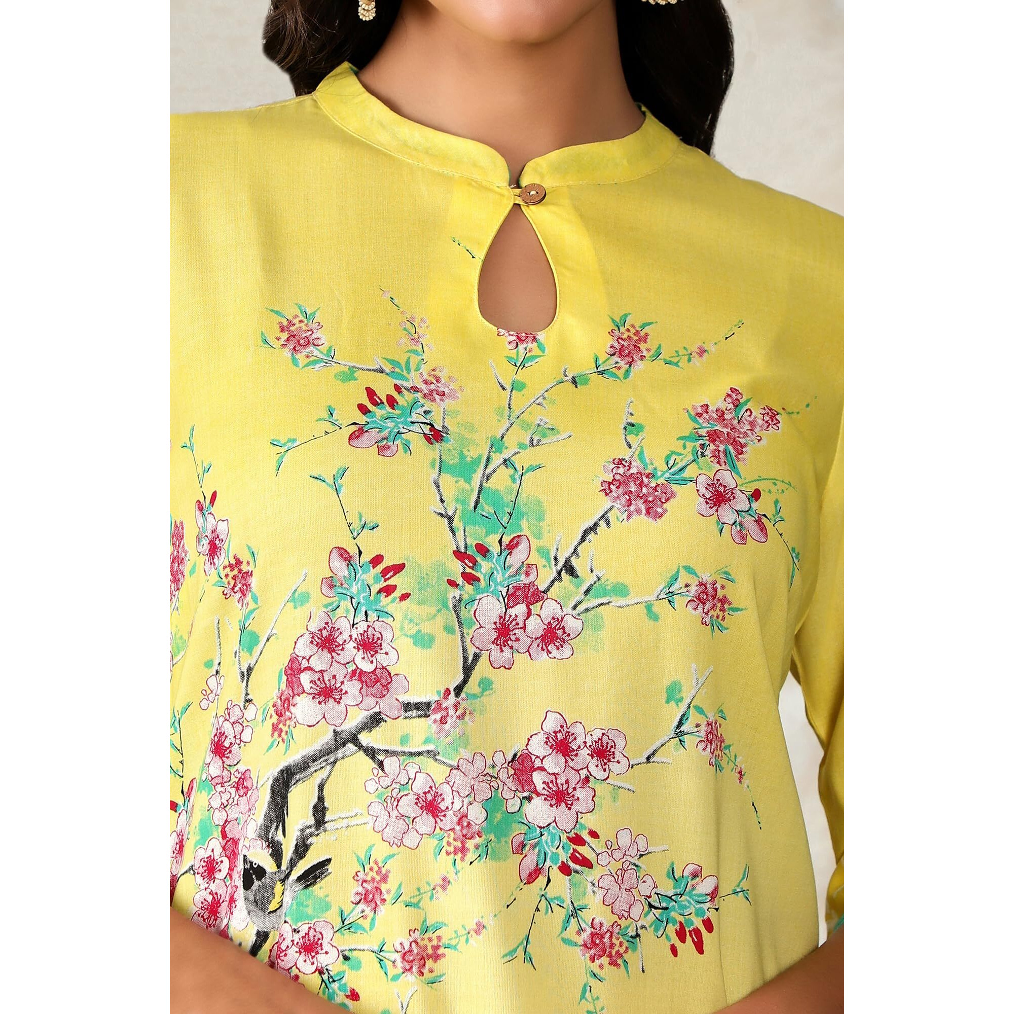 Aurelia Yellow Floral Printed Printed Regular Kurta For Women