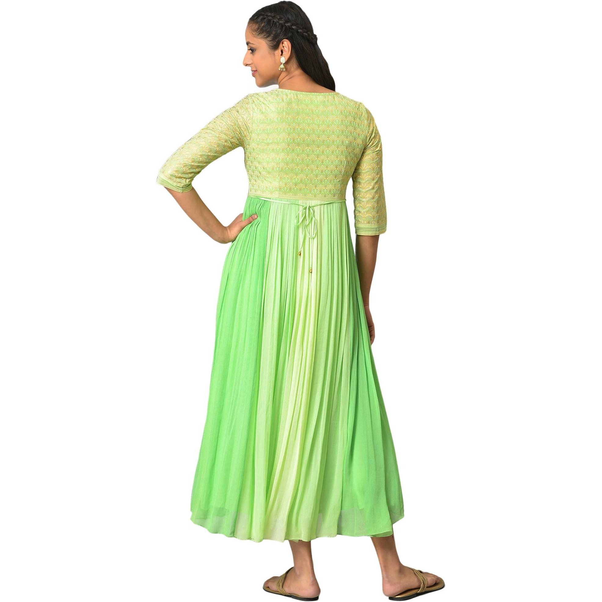 Aurelia Green Embroidered Regular Kurta With Sequins