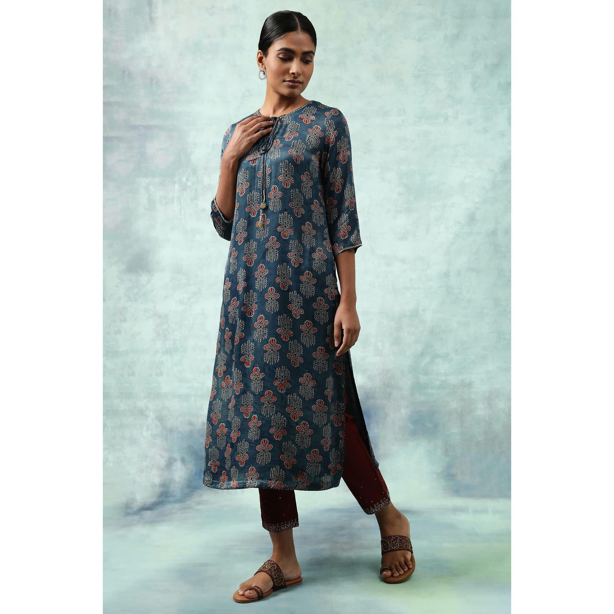 W For Woman Indigo Ajrakh Print Kurta_23Maf11328-910972_Xs
