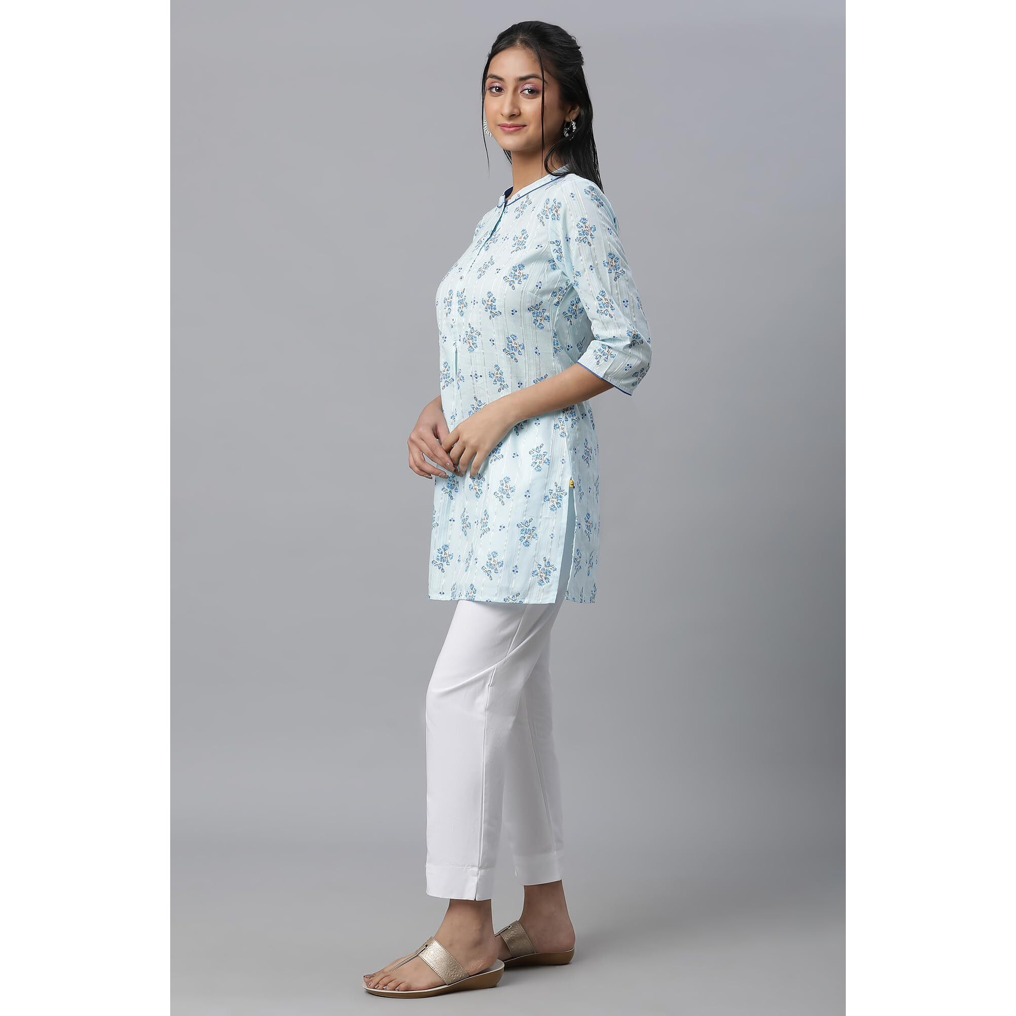 Blue Floral Printed Textured Kurti