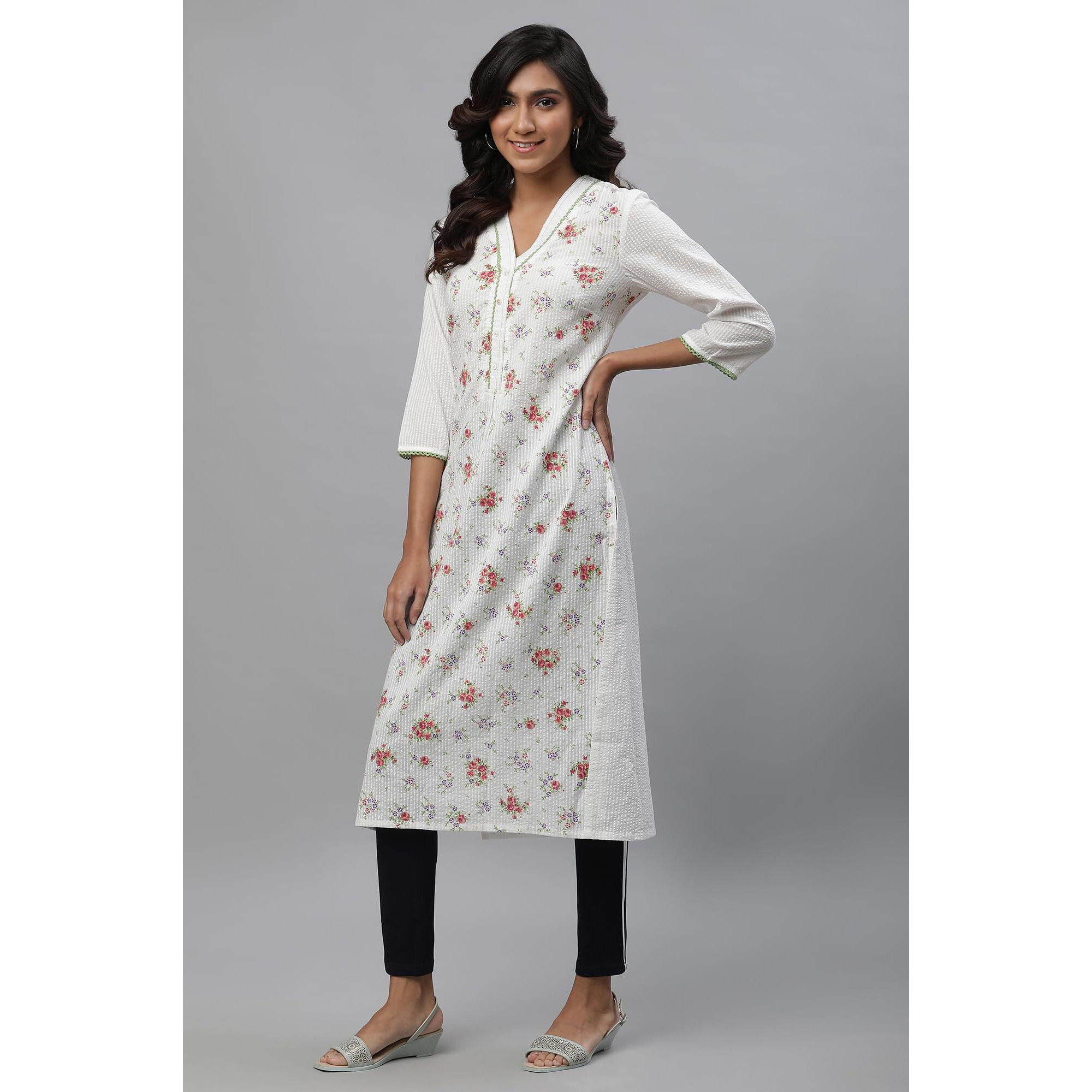 Aurelia Women's White Floral Printed Cotton Blend Straight Kurta_23Aua14493-507455_M