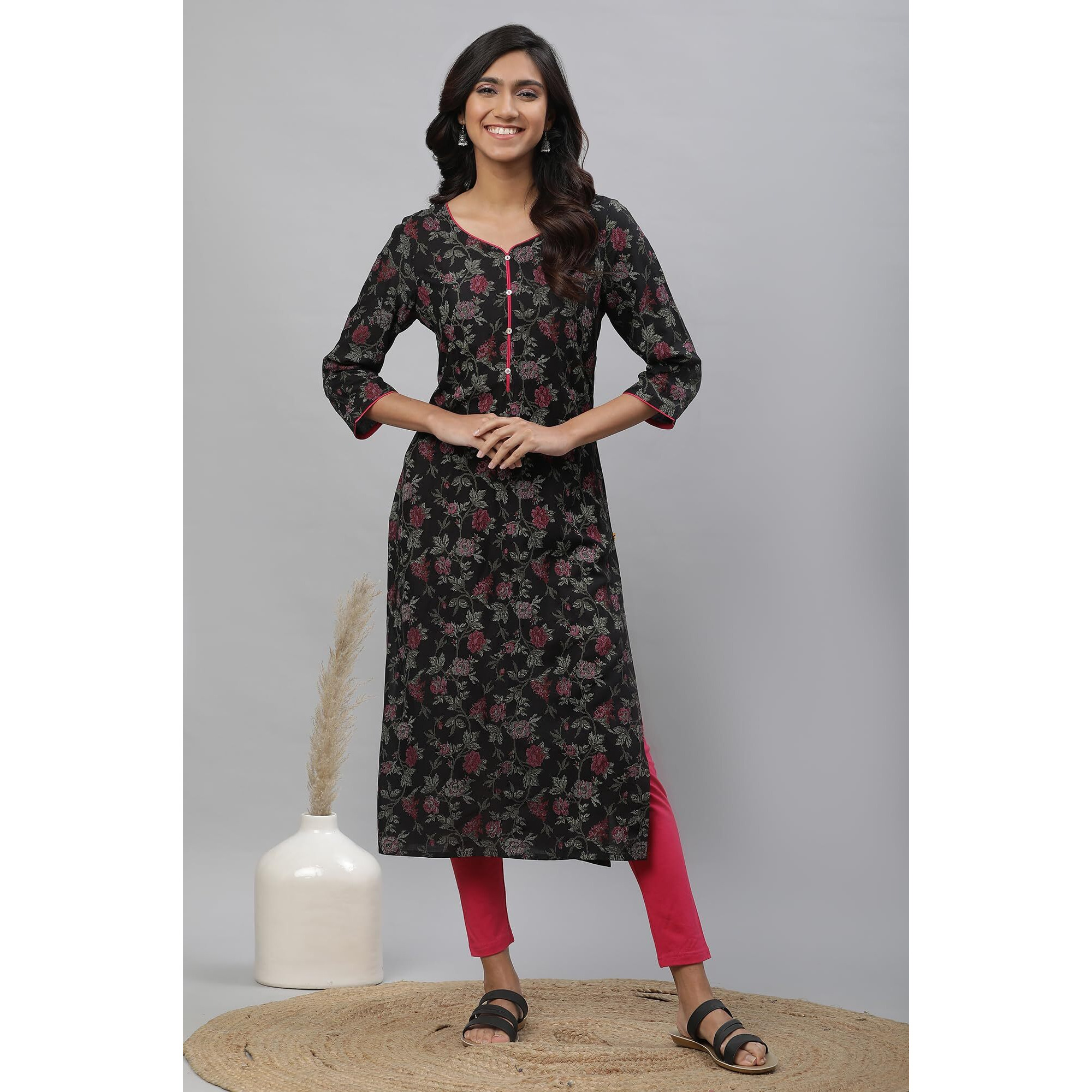Aurelia Women's Black Floral Printed Viscose Straight Regular Fit Kurta_23Aua14625-507413_S
