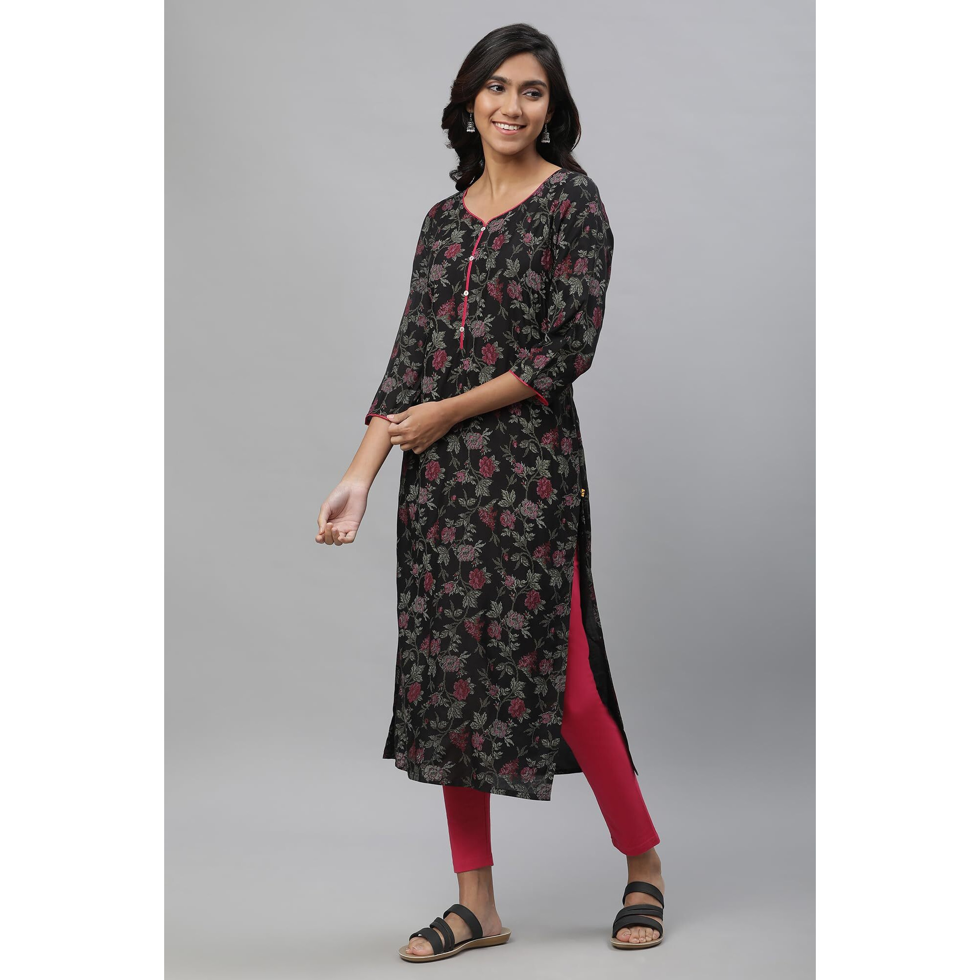 Aurelia Women's Black Floral Printed Viscose Straight Regular Fit Kurta_23Aua14625-507413_S