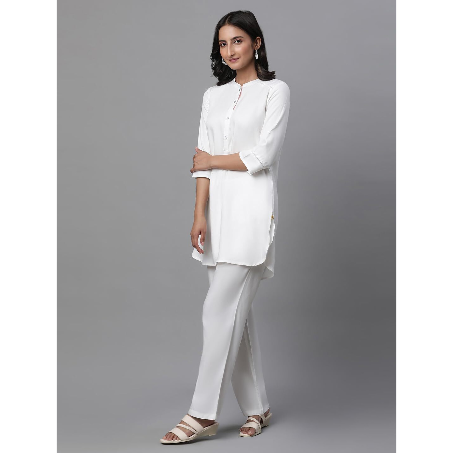 Aurelia Women White Solid Viscose Kurti
