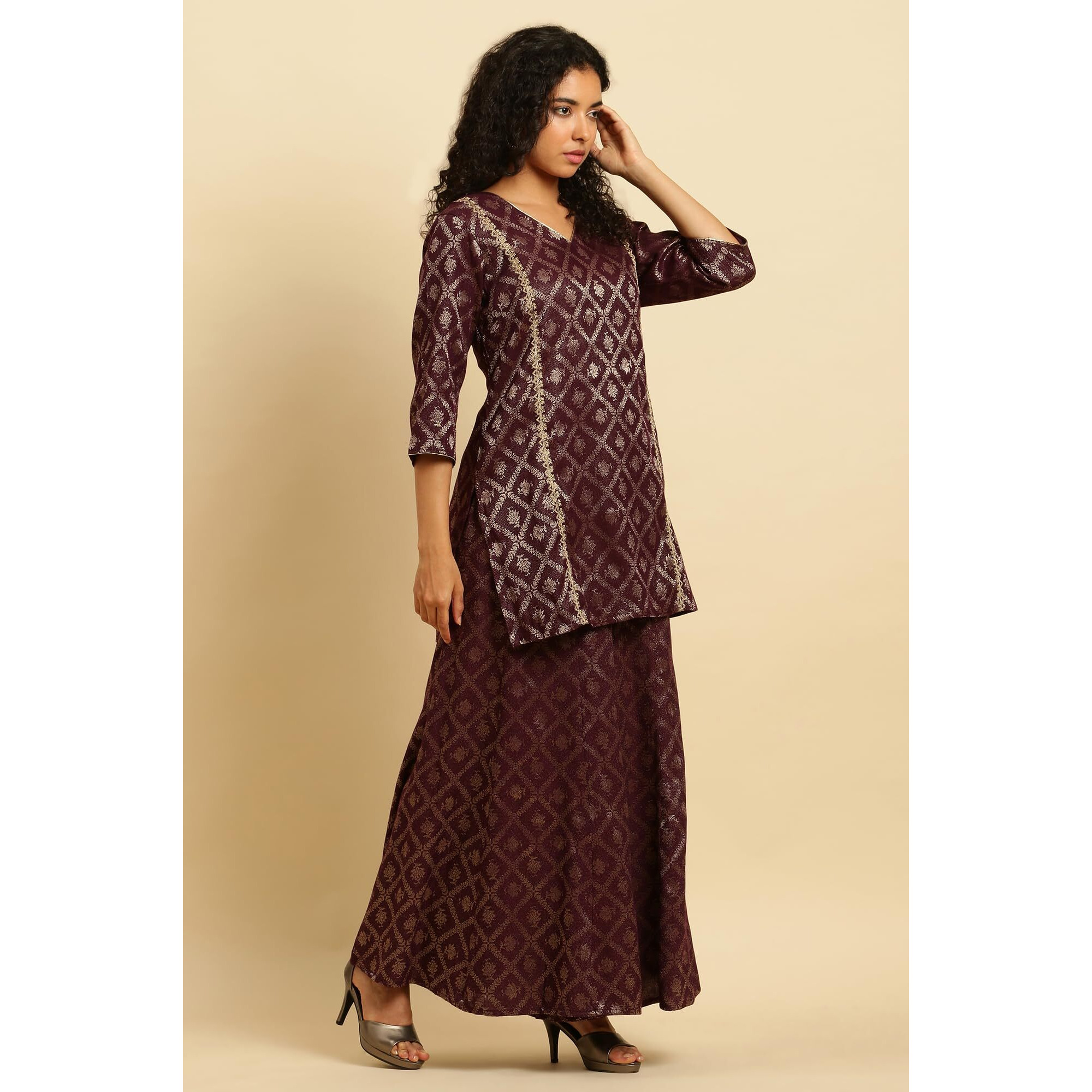 W For Woman Purple Zari Embellished Short Kurta, Flared Pants And Dupatta Set (Size M)-23Auws19793-313492