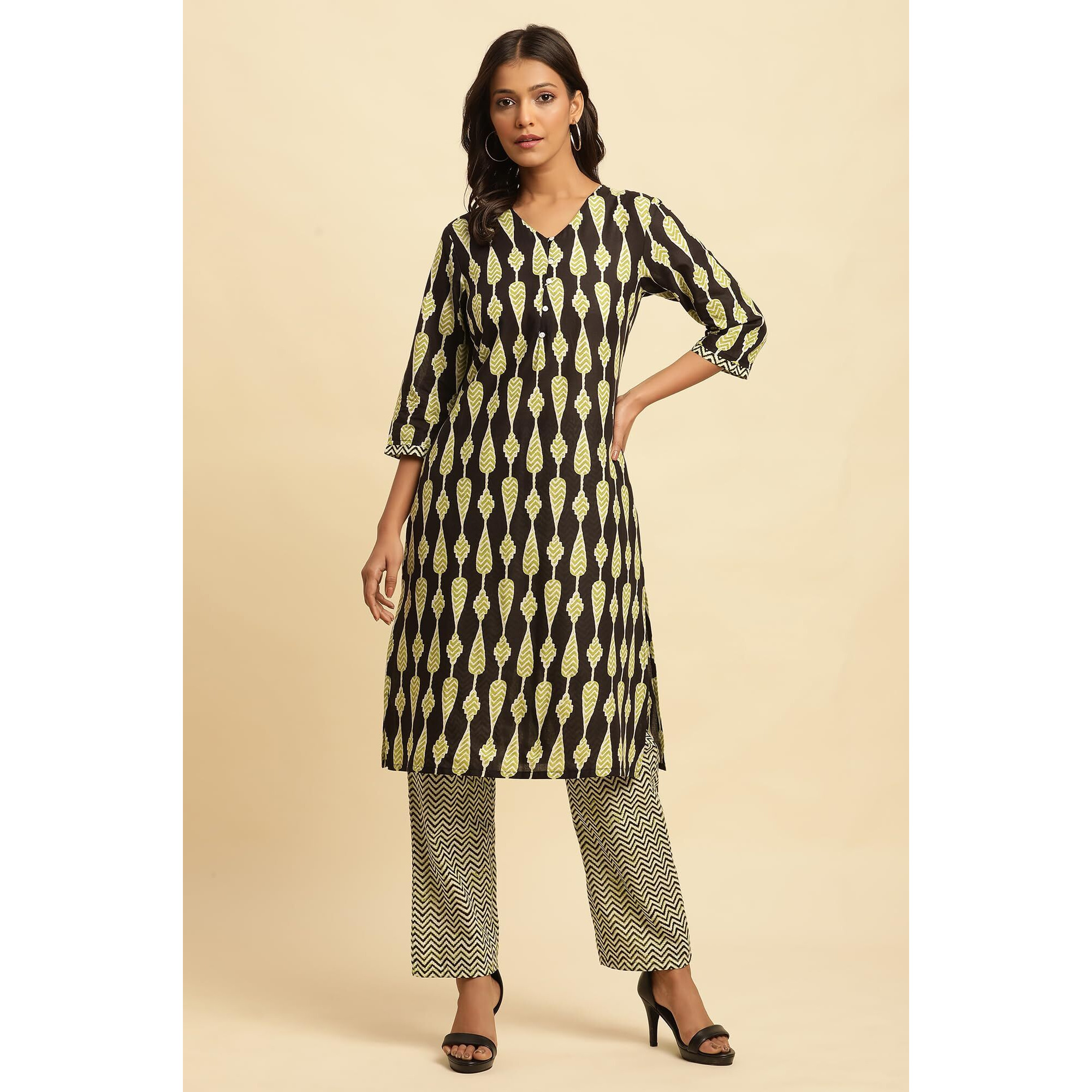 W Women Black Floral Print Cotton Kurta & Straight Pant_24Fews10734-123530_M