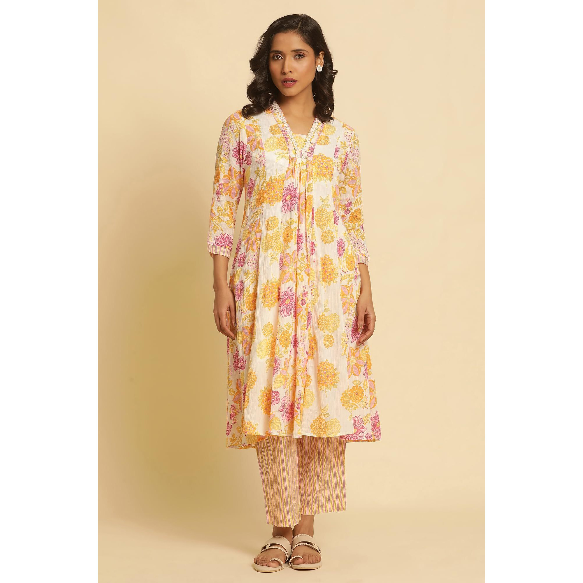 W Women White Floral Print Cotton Flared Kurta_24Few10571-123196_2Xl