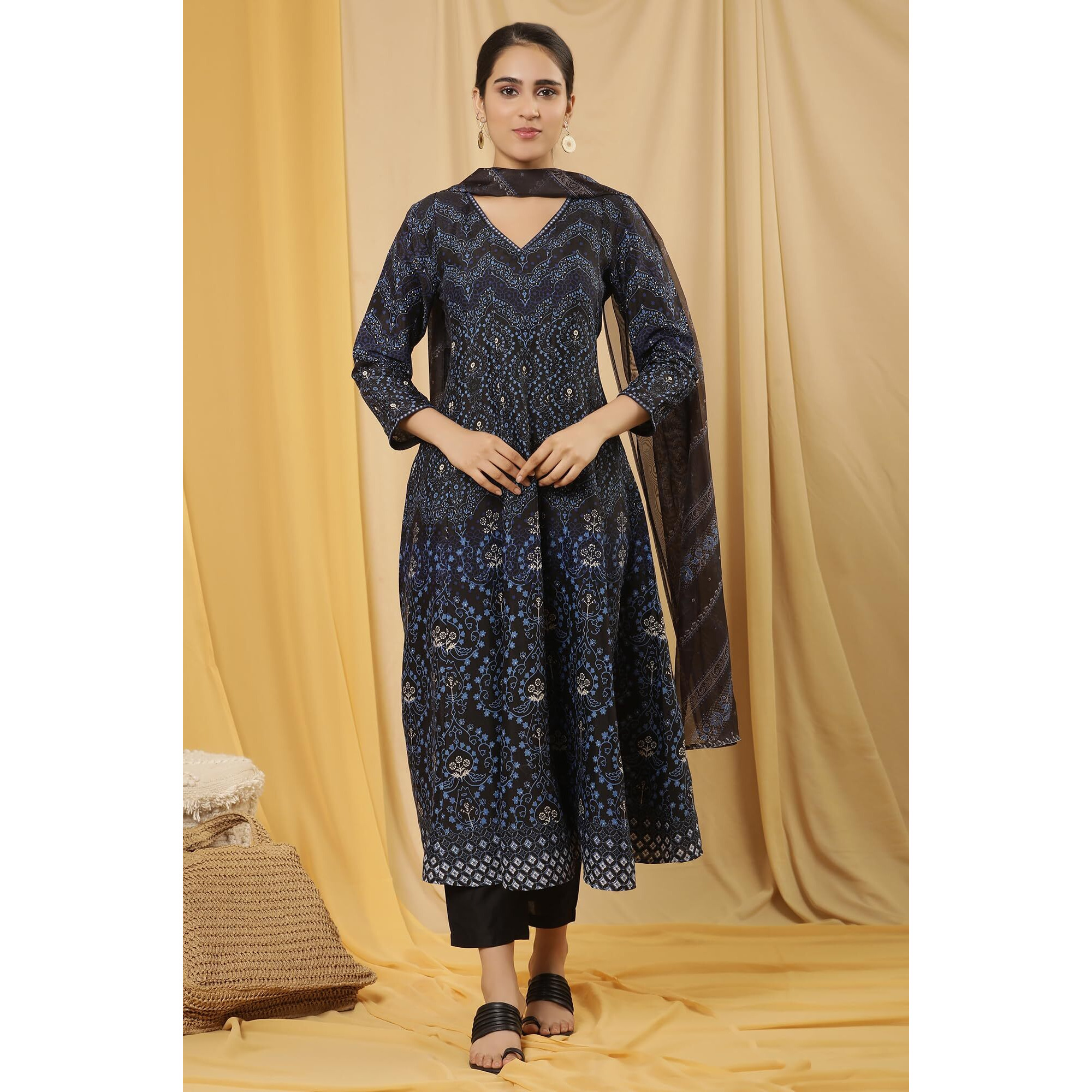 W Women Black Festive Printed Viscose Kurta Set With Straight Pant & Dupatta_24Fews10603-123006_L